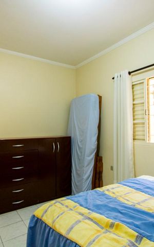 Casa à venda com 180m², 4 quartos e 2 vagas Casa à venda com 180m², 4 quartos e 2 vagasQuarto 3