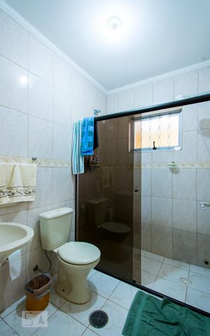 Casa à venda com 180m², 4 quartos e 2 vagas Casa à venda com 180m², 4 quartos e 2 vagasBanheiro Social 2