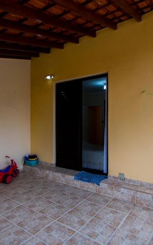 Casa à venda com 180m², 4 quartos e 2 vagas Casa à venda com 180m², 4 quartos e 2 vagasVaranda do Quarto 1