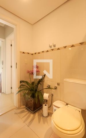Casa de condomínio à venda com 260m², 4 quartos e 2 vagas Casa de condomínio à venda com 260m², 4 quartos e 2 vagasBanheiro suite