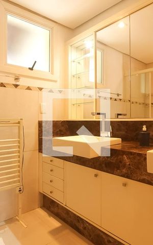 Casa de condomínio à venda com 260m², 4 quartos e 2 vagas Casa de condomínio à venda com 260m², 4 quartos e 2 vagasBanheiro suite