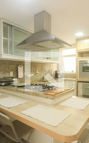 Casa de condomínio à venda com 260m², 4 quartos e 2 vagas Casa de condomínio à venda com 260m², 4 quartos e 2 vagasCozinha