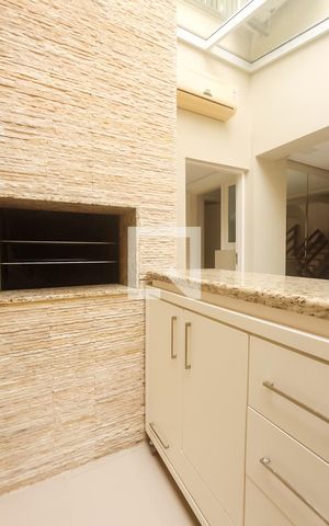 Casa de condomínio à venda com 260m², 4 quartos e 2 vagas Casa de condomínio à venda com 260m², 4 quartos e 2 vagasEspaço Gourmet