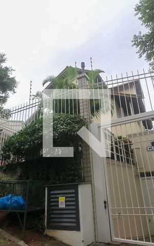 Casa de condomínio à venda com 260m², 4 quartos e 2 vagas Casa de condomínio à venda com 260m², 4 quartos e 2 vagasFachada do condomínio
