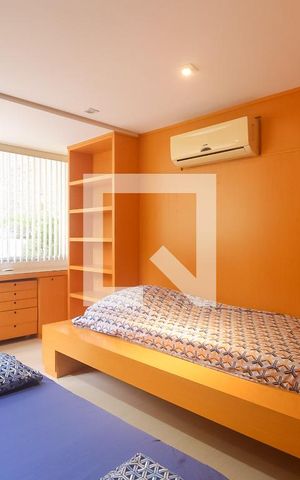 Casa de condomínio à venda com 260m², 4 quartos e 2 vagas Casa de condomínio à venda com 260m², 4 quartos e 2 vagasQuarto 3