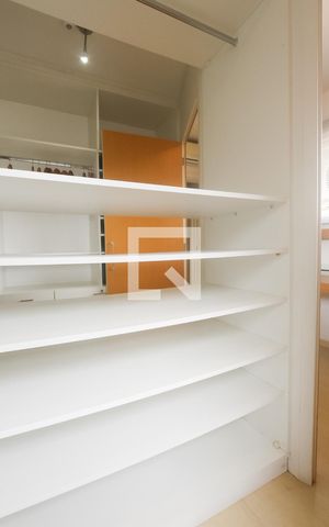 Casa de condomínio à venda com 260m², 4 quartos e 2 vagas Casa de condomínio à venda com 260m², 4 quartos e 2 vagasCloset suite