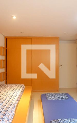 Casa de condomínio à venda com 260m², 4 quartos e 2 vagas Casa de condomínio à venda com 260m², 4 quartos e 2 vagasQuarto 3