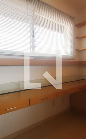 Casa de condomínio à venda com 260m², 4 quartos e 2 vagas Casa de condomínio à venda com 260m², 4 quartos e 2 vagasCloset suite