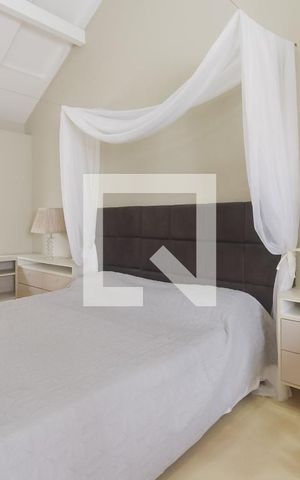 Casa de condomínio à venda com 260m², 4 quartos e 2 vagas Casa de condomínio à venda com 260m², 4 quartos e 2 vagasSuite 1