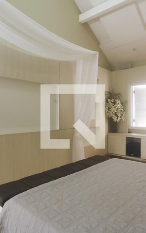 Casa de condomínio à venda com 260m², 4 quartos e 2 vagas Casa de condomínio à venda com 260m², 4 quartos e 2 vagasSuite 1