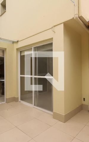 Casa de condomínio à venda com 260m², 4 quartos e 2 vagas Casa de condomínio à venda com 260m², 4 quartos e 2 vagasPátio