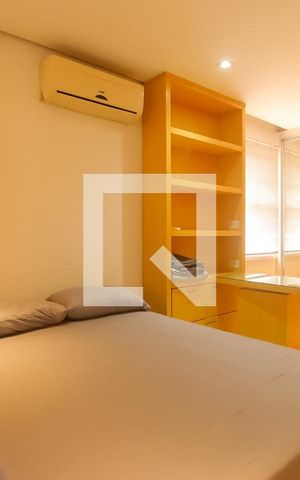 Casa de condomínio à venda com 260m², 4 quartos e 2 vagas Casa de condomínio à venda com 260m², 4 quartos e 2 vagasSuite 2