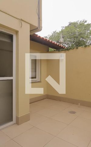 Casa de condomínio à venda com 260m², 4 quartos e 2 vagas Casa de condomínio à venda com 260m², 4 quartos e 2 vagasPátio