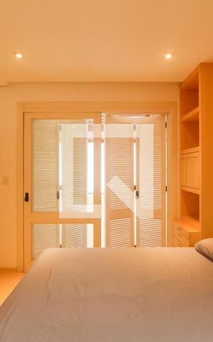 Casa de condomínio à venda com 260m², 4 quartos e 2 vagas Casa de condomínio à venda com 260m², 4 quartos e 2 vagasSuite 2