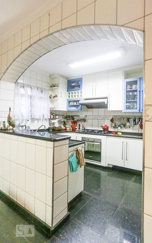 Casa à venda com 332m², 3 quartos e 2 vagasCozinha