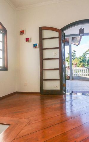 Casa à venda com 332m², 3 quartos e 2 vagasHall