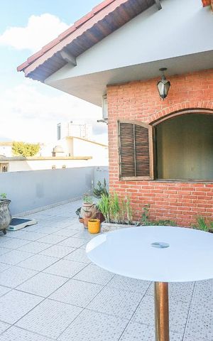 Casa à venda com 332m², 3 quartos e 2 vagasVaranda com Churrasqueira
