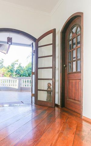 Casa à venda com 332m², 3 quartos e 2 vagasHall