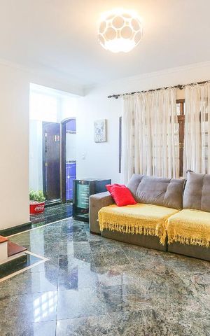 Casa à venda com 332m², 3 quartos e 2 vagasSala de TV