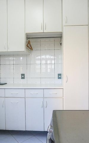 Casa à venda com 332m², 3 quartos e 2 vagasArea de Serviço