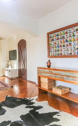 Casa à venda com 332m², 3 quartos e 2 vagasSala de Estar