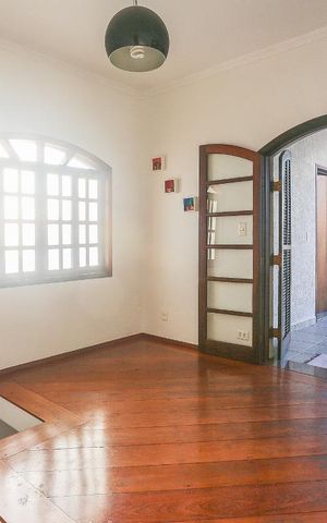 Casa à venda com 332m², 3 quartos e 2 vagasHall
