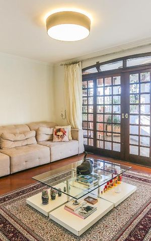 Casa à venda com 332m², 3 quartos e 2 vagasSala de Estar