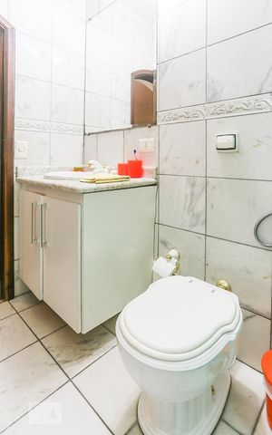 Casa à venda com 332m², 3 quartos e 2 vagasBanheiro Suite 2