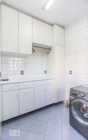 Casa à venda com 332m², 3 quartos e 2 vagasArea de Serviço