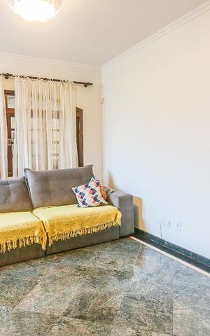 Casa à venda com 332m², 3 quartos e 2 vagasSala de TV