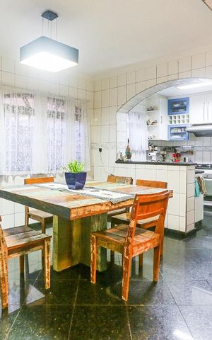 Casa à venda com 332m², 3 quartos e 2 vagasCopa