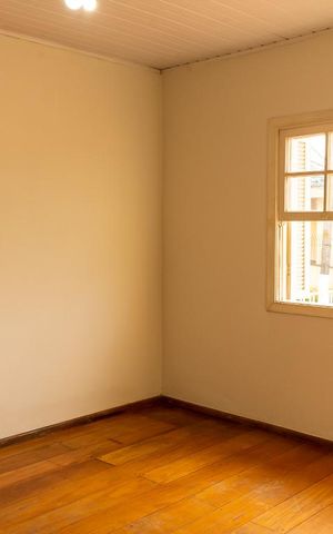 Casa para alugar com 120m², 2 quartos e 1 vaga Casa para alugar com 120m², 2 quartos e 1 vagaQuarto 1
