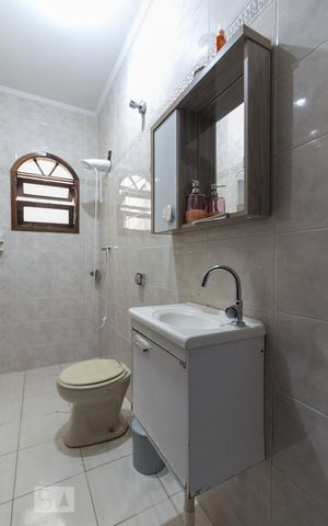 Casa à venda com 125m², 3 quartos e 2 vagasBanheiro 