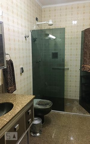 Casa à venda com 250m², 4 quartos e 6 vagasBanheiro 2