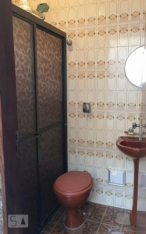 Casa à venda com 250m², 4 quartos e 6 vagasBanheiro de Serviço 1