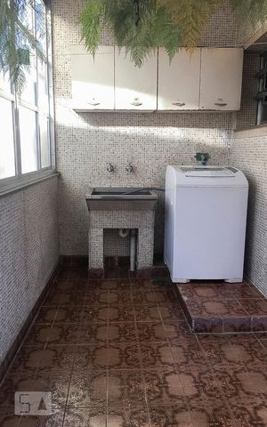 Casa à venda com 250m², 4 quartos e 6 vagasÁrea de Serviço