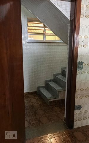 Casa à venda com 250m², 4 quartos e 6 vagasGaragem - Escadas