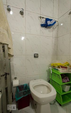 Casa à venda com 226m², 3 quartos e 3 vagasBanheiro
