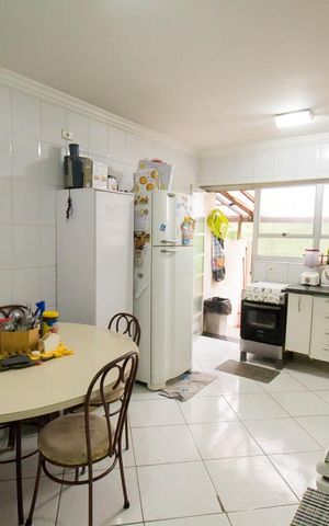 Casa à venda com 226m², 3 quartos e 3 vagasCozinha
