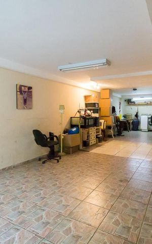 Casa à venda com 226m², 3 quartos e 3 vagasGaragem
