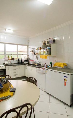 Casa à venda com 226m², 3 quartos e 3 vagasCozinha