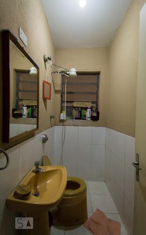 Casa à venda com 226m², 3 quartos e 3 vagasBanheiro de Serviço