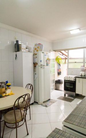 Casa à venda com 226m², 3 quartos e 3 vagasCozinha