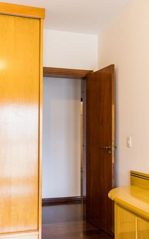 Apartamento à venda com 140m², 4 quartos e 2 vagas Apartamento à venda com 140m², 4 quartos e 2 vagasQuarto 2