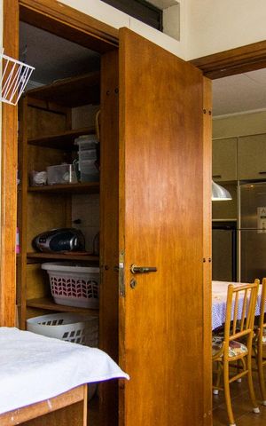 Apartamento à venda com 140m², 4 quartos e 2 vagas Apartamento à venda com 140m², 4 quartos e 2 vagasÁrea de Serviço