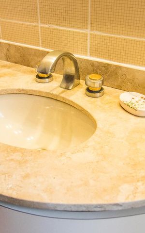 Apartamento à venda com 140m², 4 quartos e 2 vagas Apartamento à venda com 140m², 4 quartos e 2 vagasBanheiro da Suíte