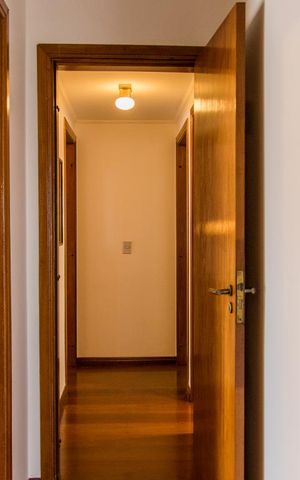 Apartamento à venda com 140m², 4 quartos e 2 vagas Apartamento à venda com 140m², 4 quartos e 2 vagasCorredor