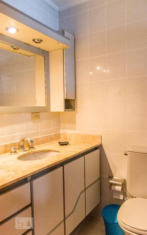 Apartamento à venda com 140m², 4 quartos e 2 vagas Apartamento à venda com 140m², 4 quartos e 2 vagasBanheiro Social