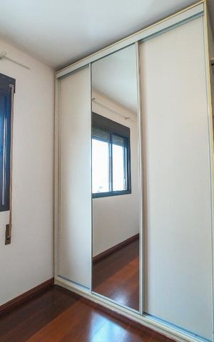 Apartamento à venda com 140m², 4 quartos e 2 vagas Apartamento à venda com 140m², 4 quartos e 2 vagasQuarto 1