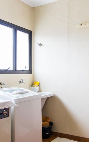 Apartamento à venda com 140m², 4 quartos e 2 vagas Apartamento à venda com 140m², 4 quartos e 2 vagasÁrea de Serviço